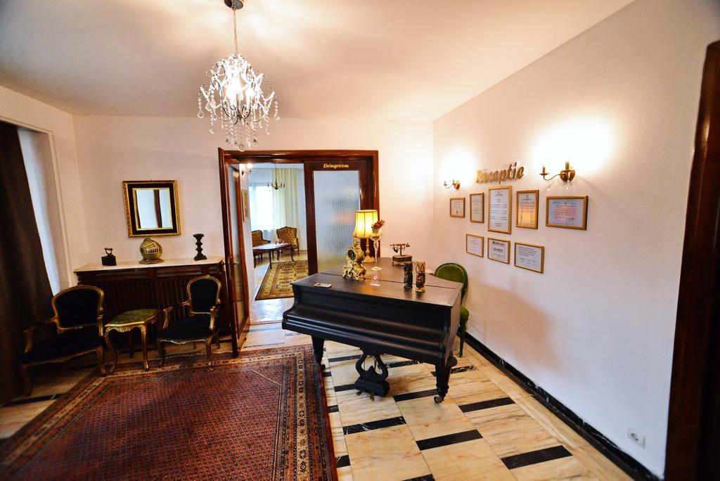 Casa Negustorului Hotell Deva Exteriör bild