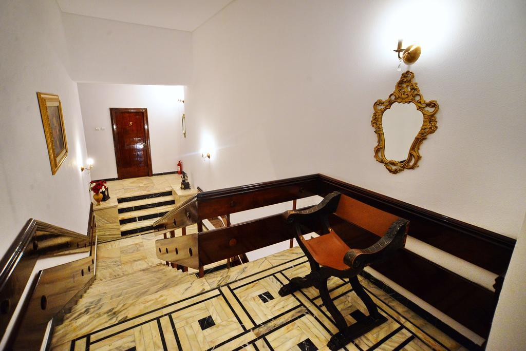 Casa Negustorului Hotell Deva Exteriör bild