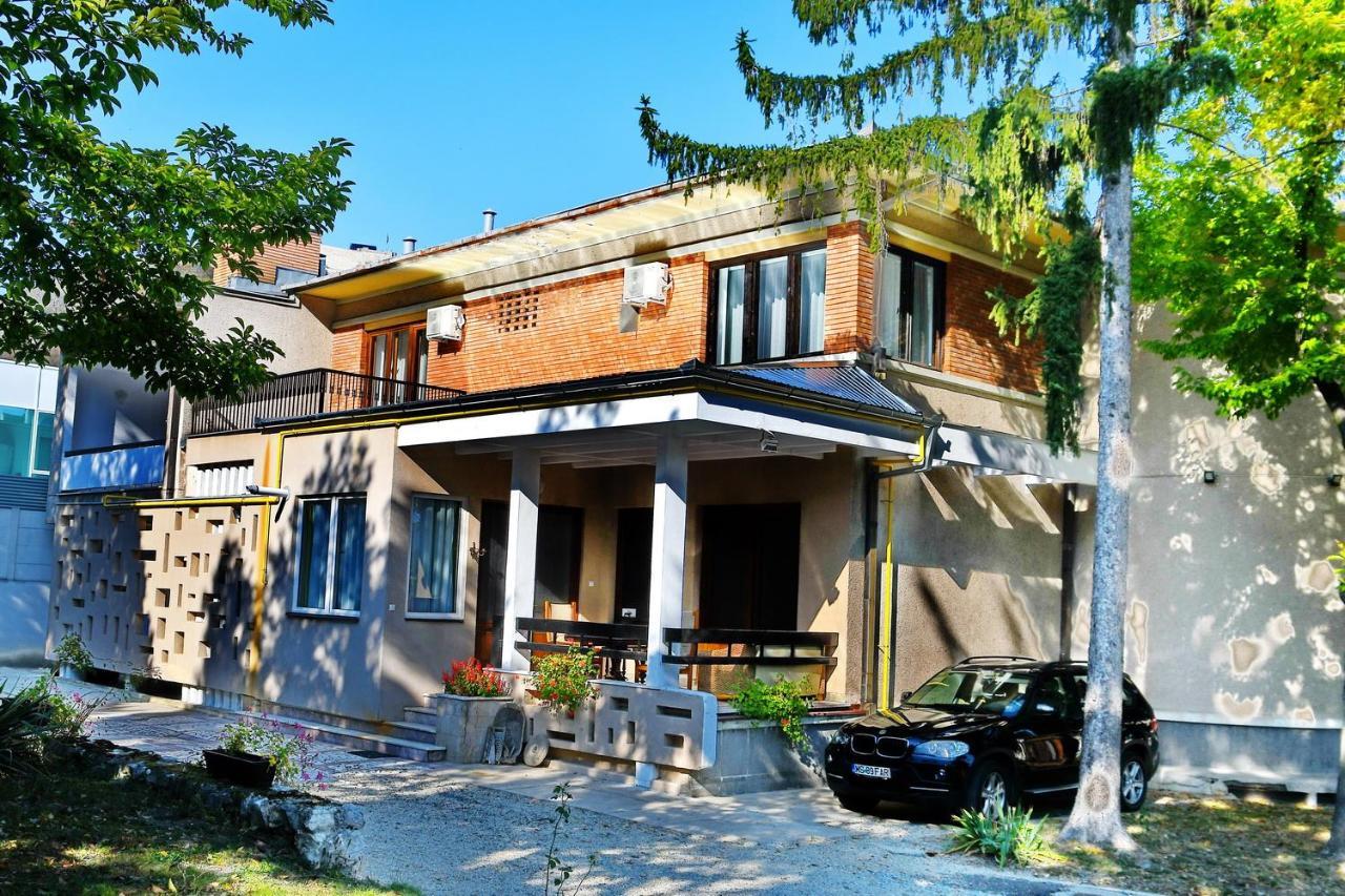 Casa Negustorului Hotell Deva Exteriör bild
