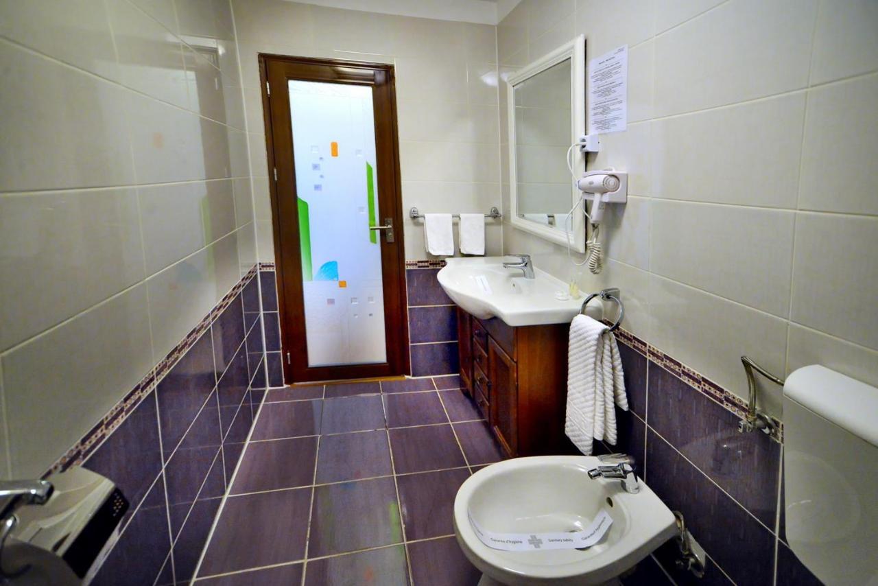 Casa Negustorului Hotell Deva Exteriör bild